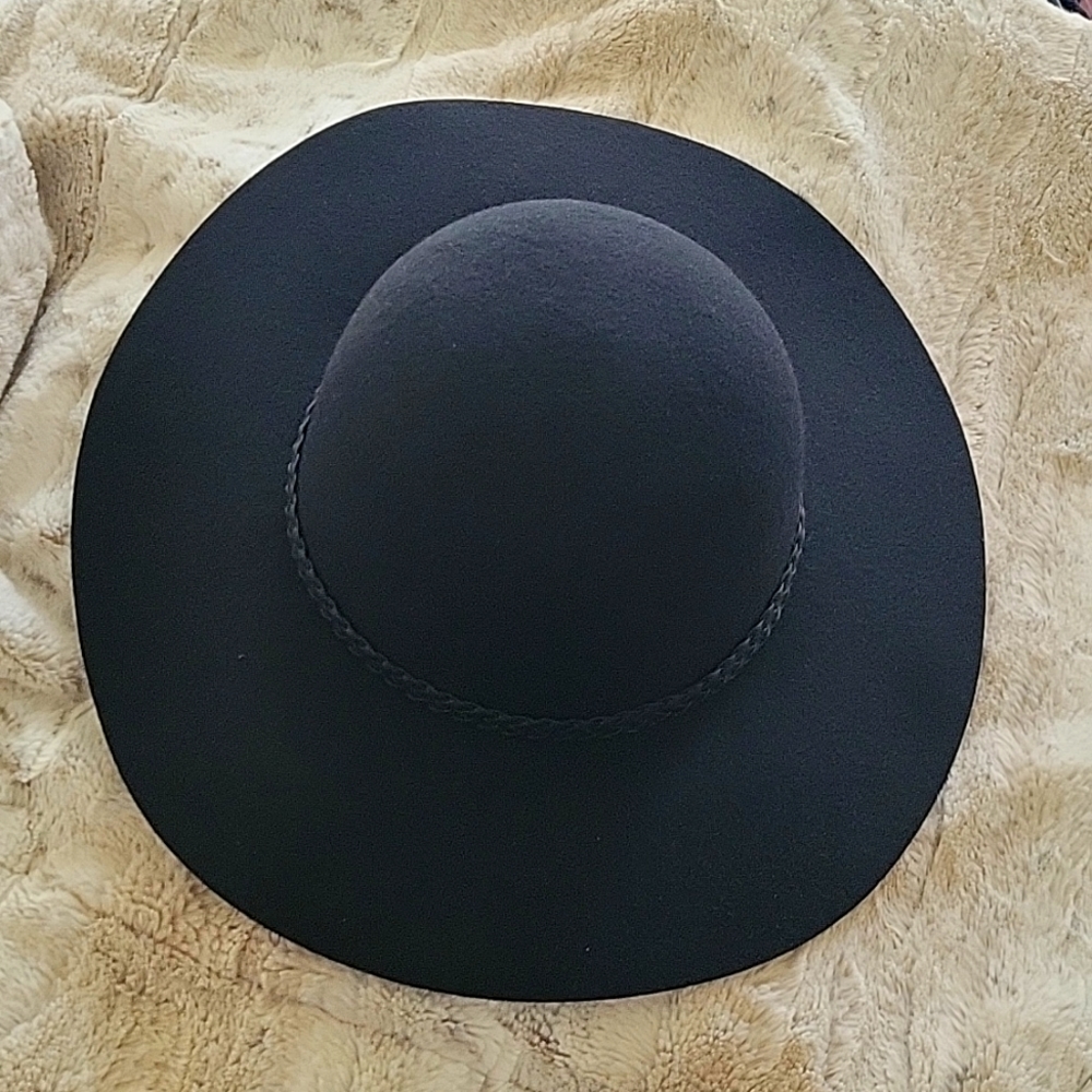 Tillys Black Round Hat
